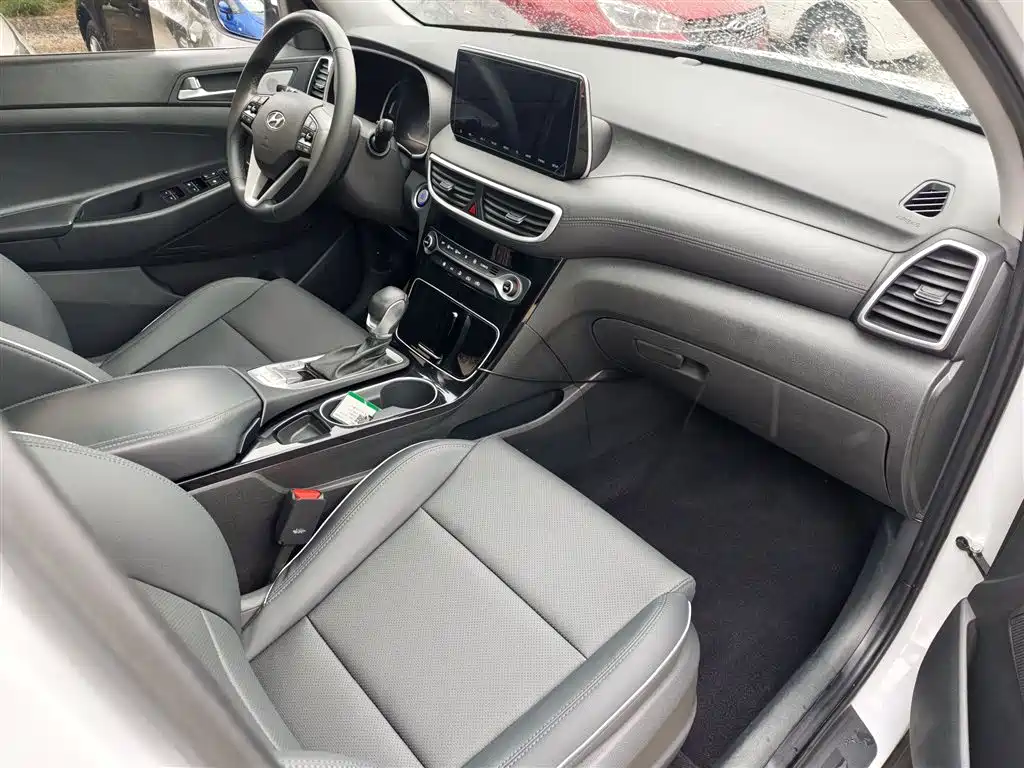 Hyundai Tucson 2020 — фото 18