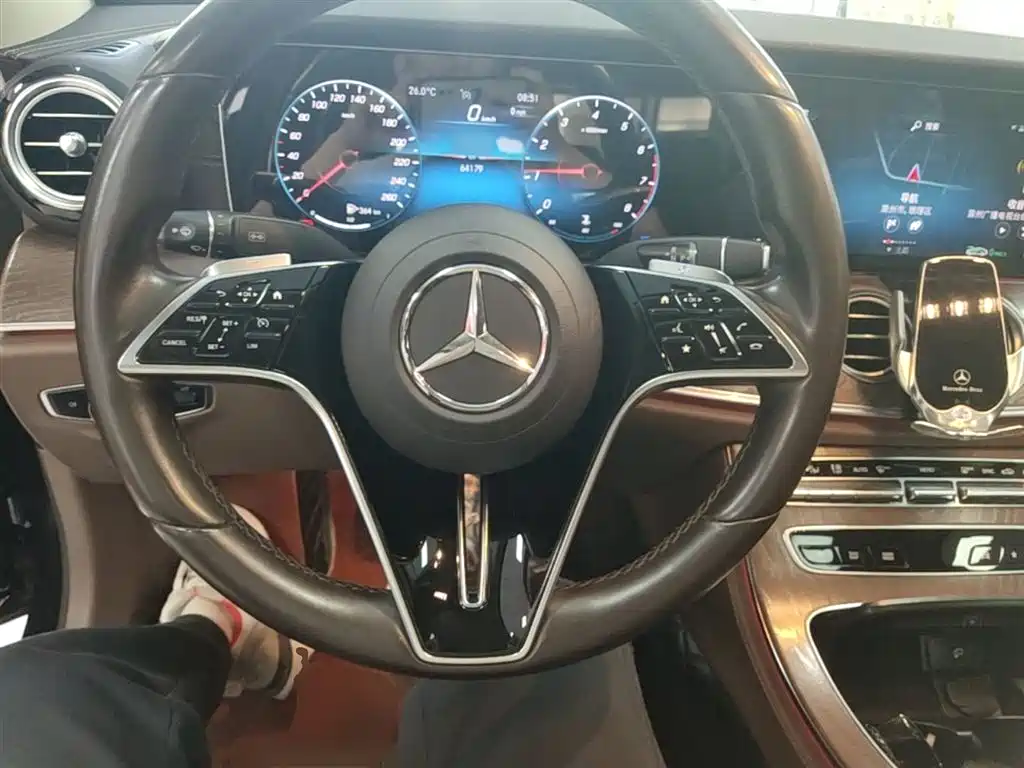 Mercedes-Benz E-Class 2021 — фото 11