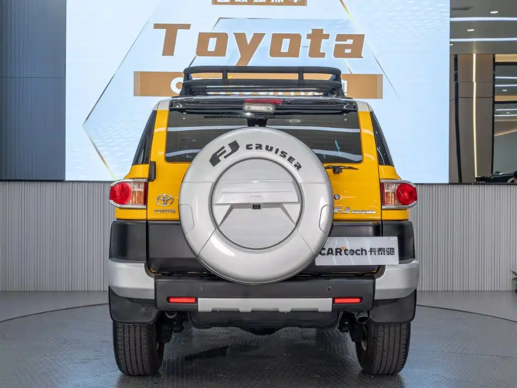 Toyota FJ Cruiser 2019 — фото 6