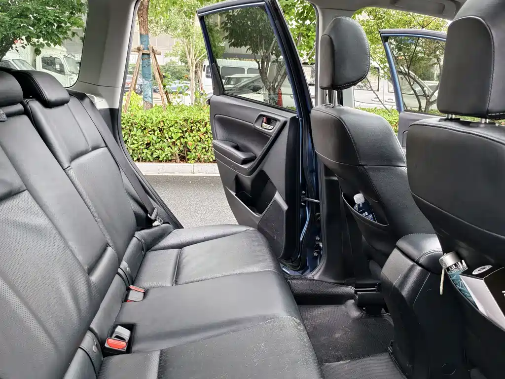 Subaru Forester 2014 — фото 11
