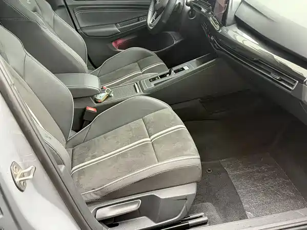 Volkswagen Golf 2023