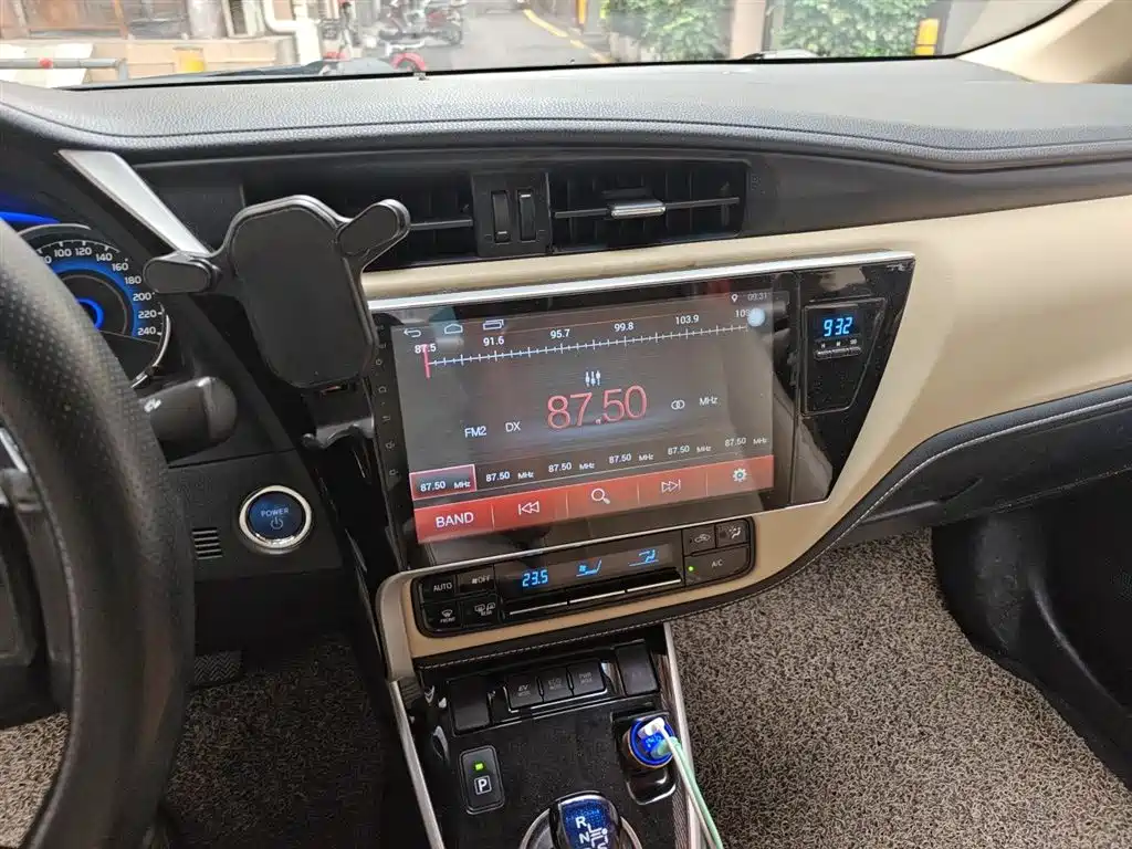 Toyota Corolla 2018 — фото 14
