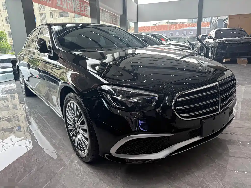 Mercedes-Benz E-Class 2022