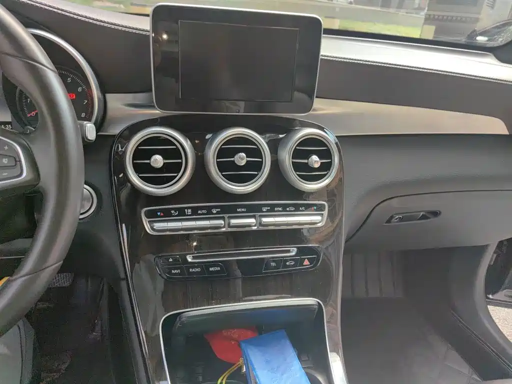 Mercedes-Benz GLC 2018 — фото 14