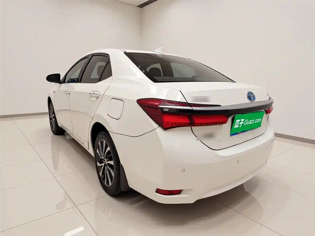 Toyota Corolla 2018 — фото 4