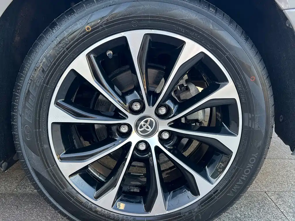 Toyota Avalon 2022