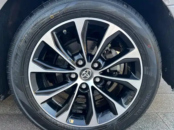 Toyota Avalon 2022