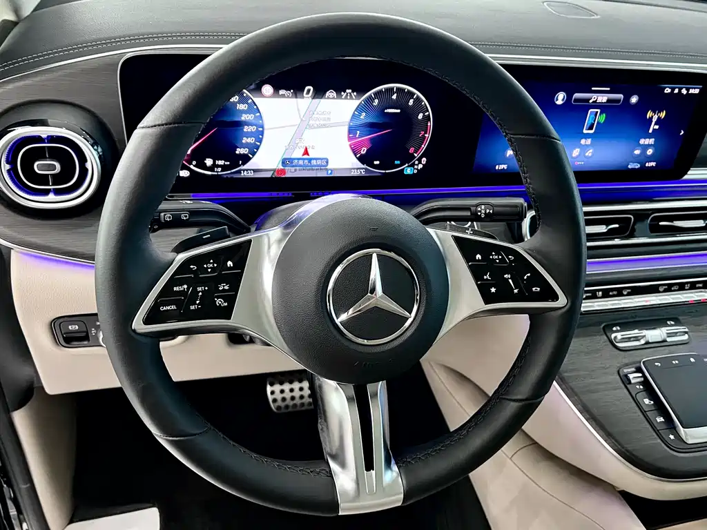 Mercedes-Benz V-Class 2025 — фото 17
