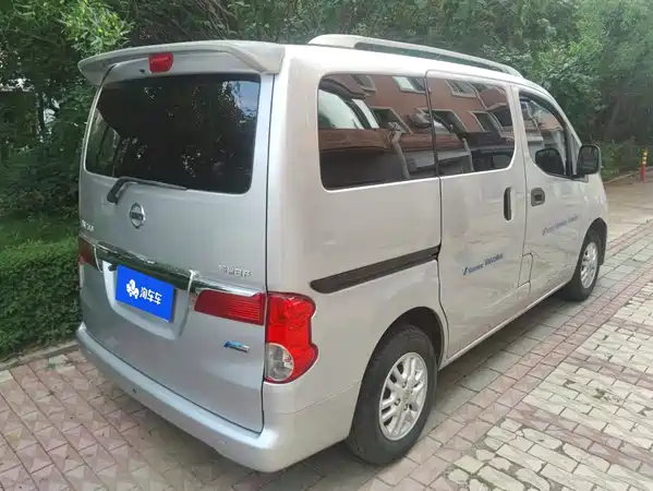 Nissan NV200 2016