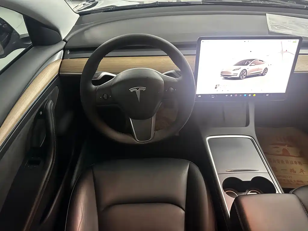 Tesla Model 3 2023 — фото 13