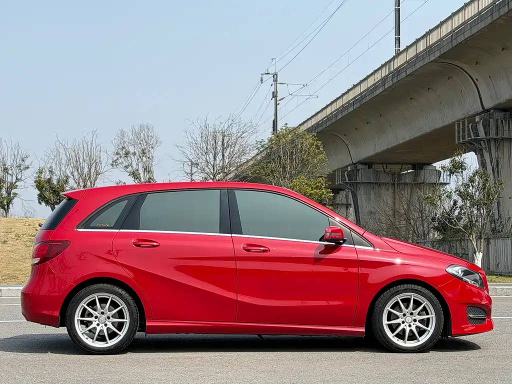 Mercedes-Benz B-Class 2016 — фото 16