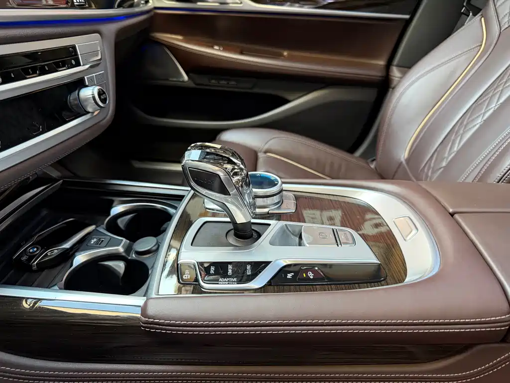 BMW 7 Series 2021 — фото 10