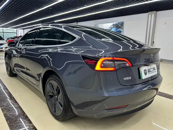 Tesla Model 3 2020