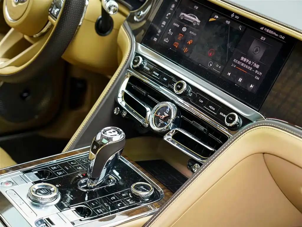 Bentley Flying Spur 2022 — фото 20