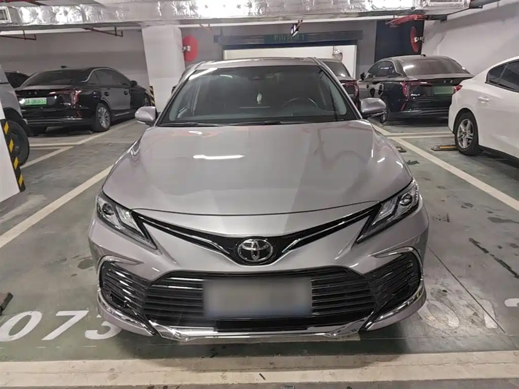 Toyota Camry 2023 — фото 3