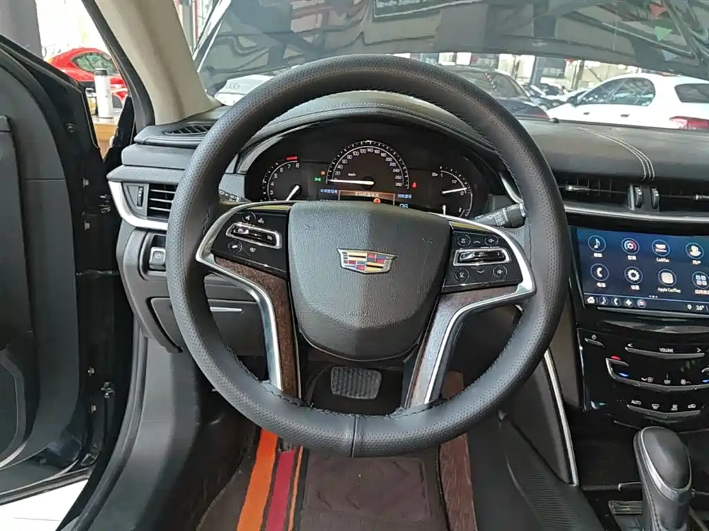 Cadillac XTS 2018 — фото 11