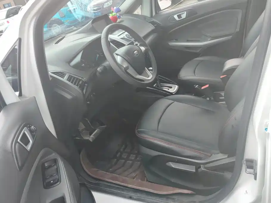 Ford EcoSport 2015 — фото 9
