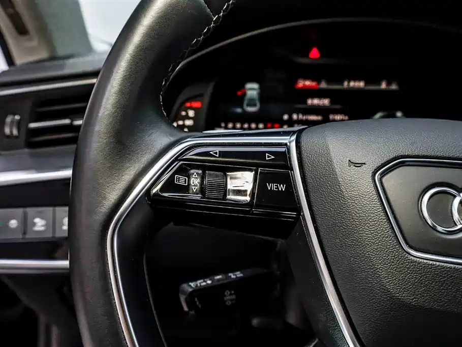 Audi A7L 2024 — фото 29