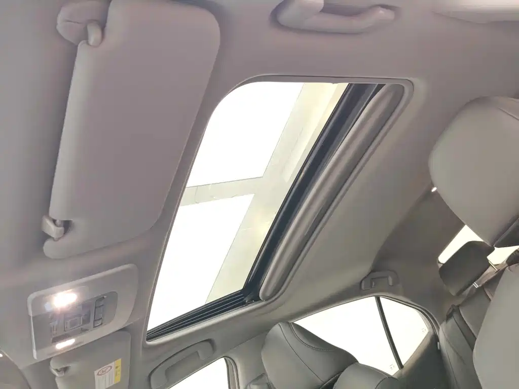 Toyota Camry 2022 — фото 10