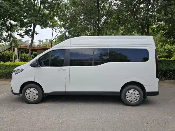 Maxus V70 2023