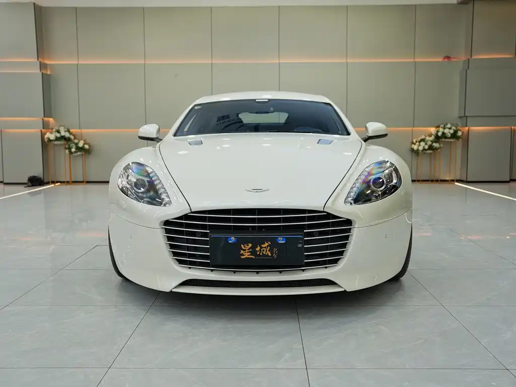 Aston Martin Rapide 2019 — фото 24