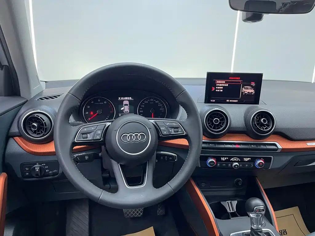Audi Q2L 2019 — фото 25