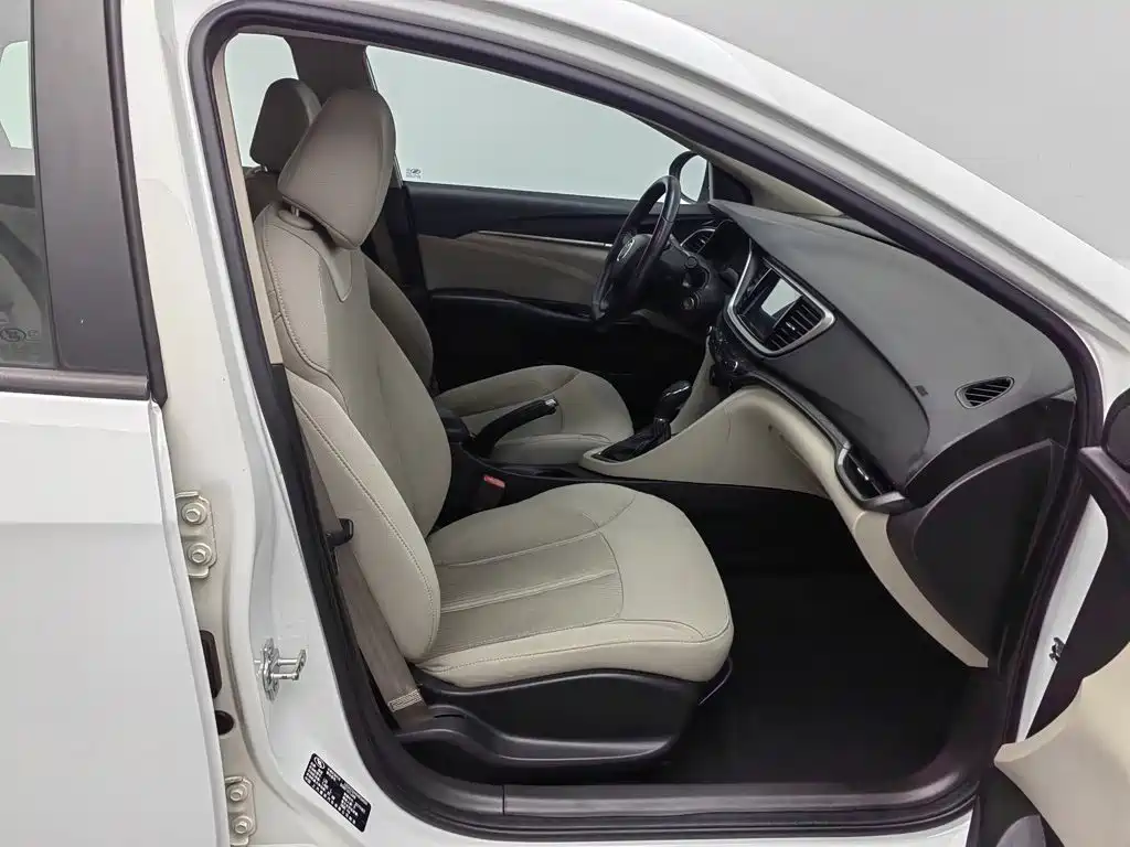 Buick Excelle GT 2017 — фото 23