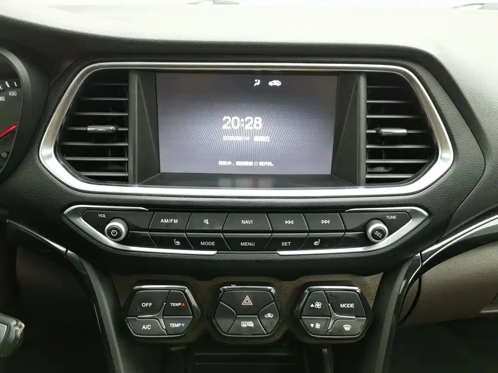 GAC Trumpchi GS4 2017 — фото 12