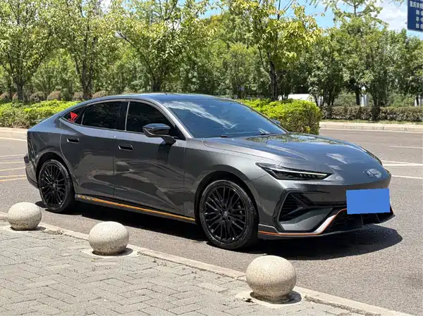 Changan UNI-V 2025