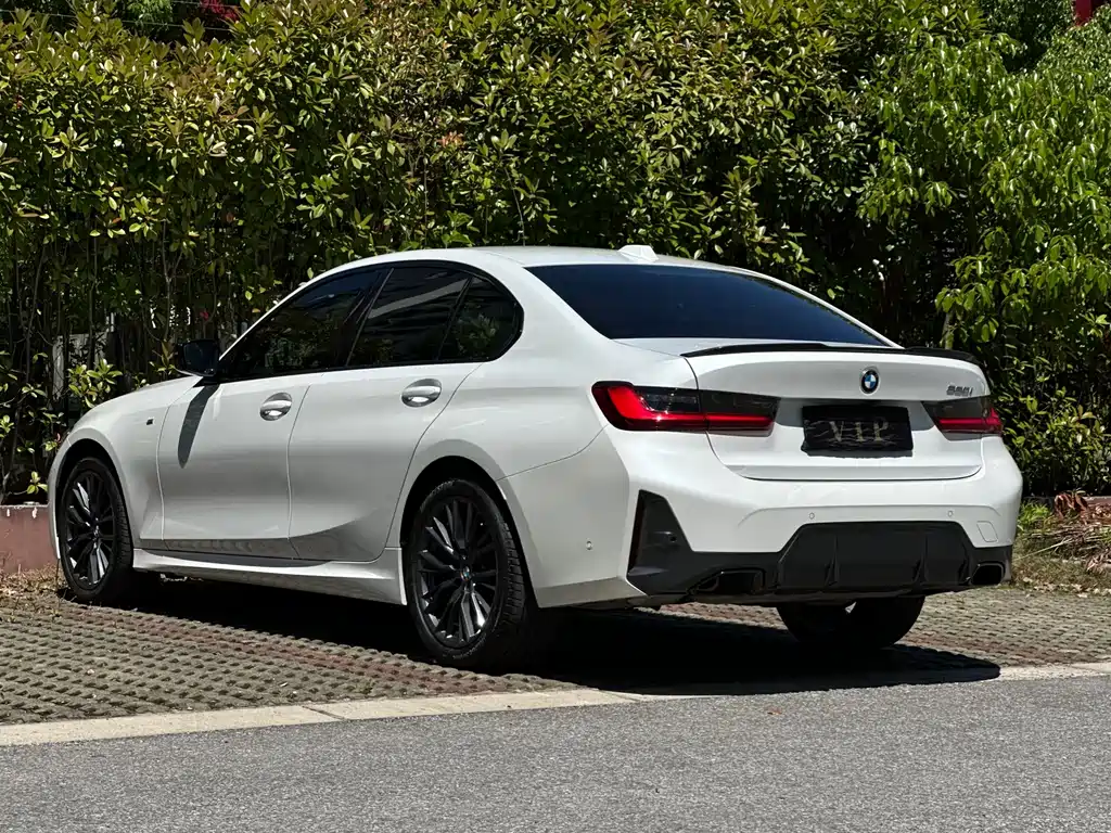 BMW 3 Series 2024 — фото 21