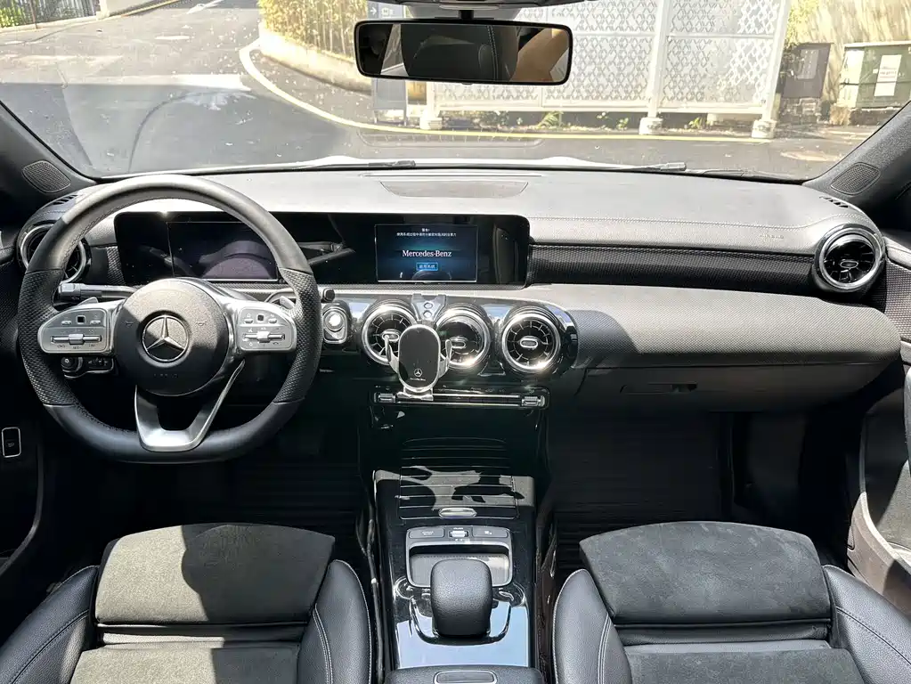 Mercedes-Benz A-Class 2019 — фото 9