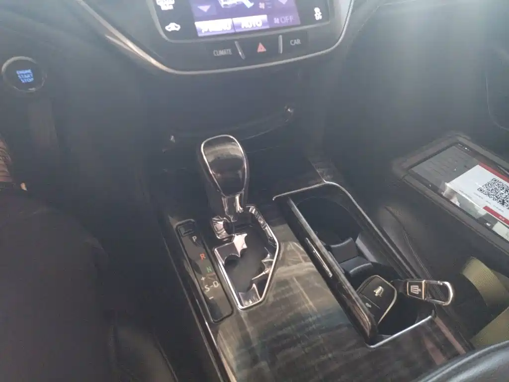 Toyota Crown 2016 — фото 11