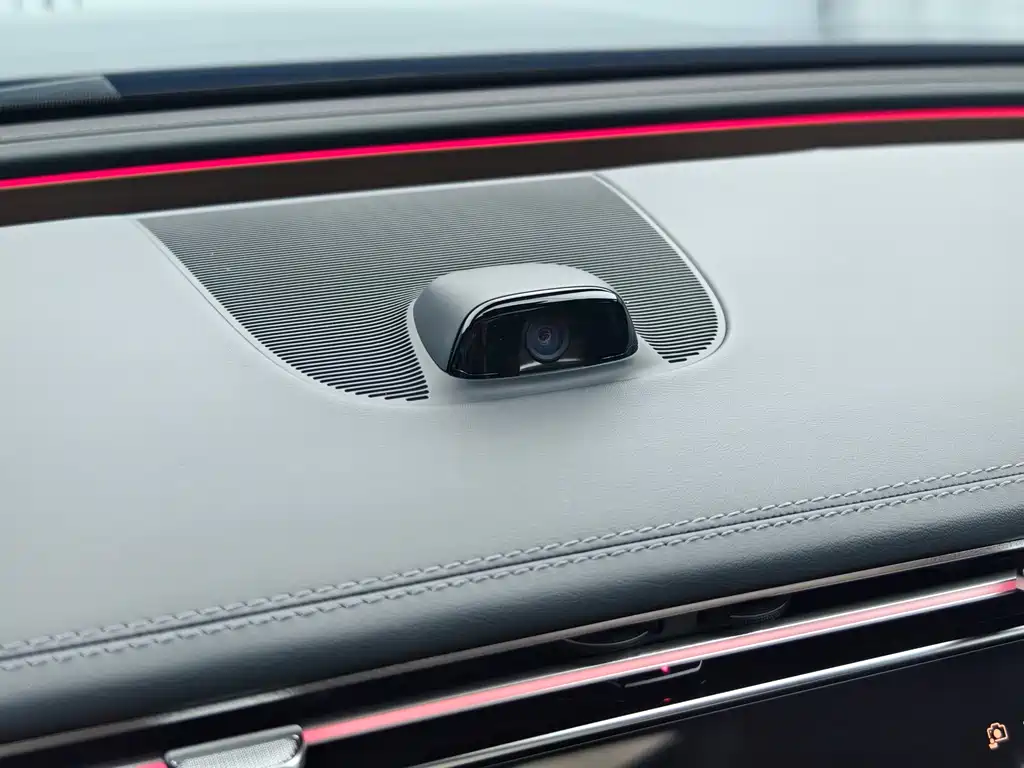 Mercedes-Benz E-Class 2025 — фото 10