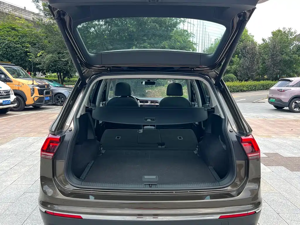 Volkswagen Tiguan L 2019 — фото 16