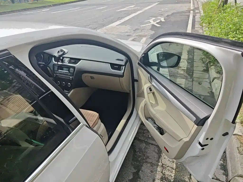 Skoda Octavia 2016 — фото 22