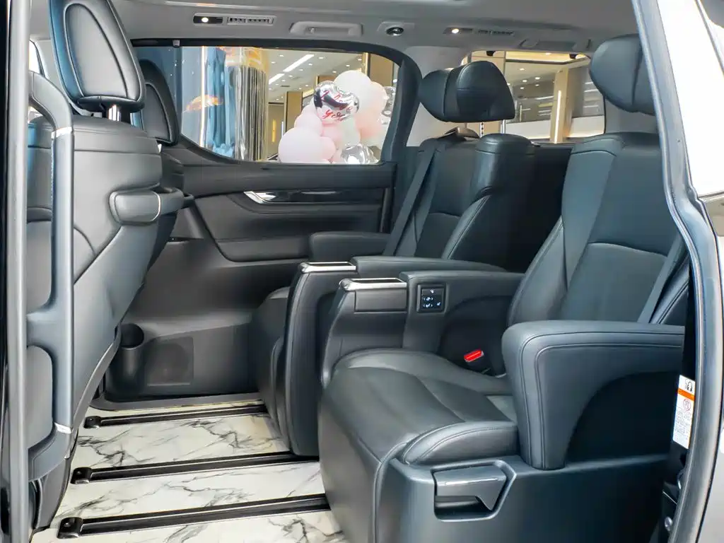 Toyota Alphard 2021 — фото 27