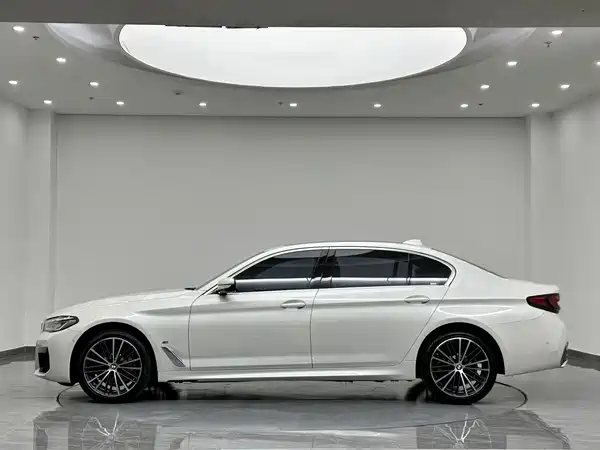 BMW 5 Series 2023