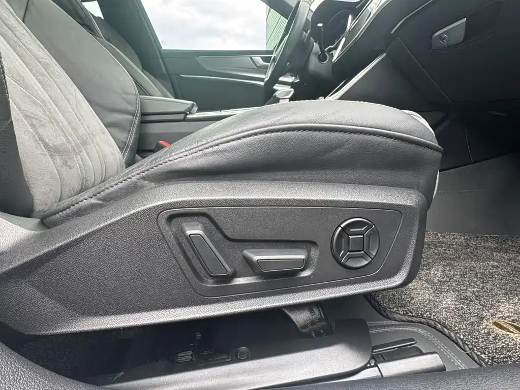 Audi A6L 2021 — фото 25