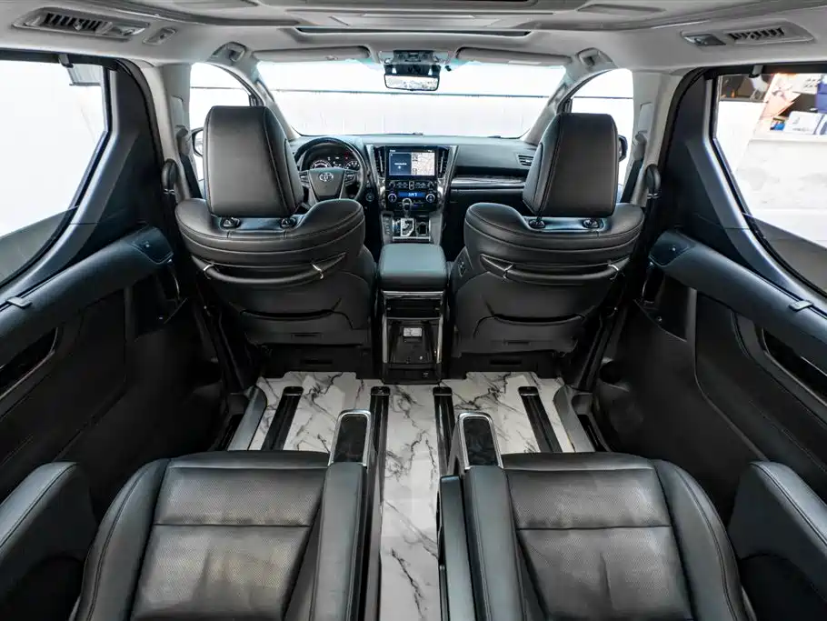 Toyota Alphard 2021 — фото 13