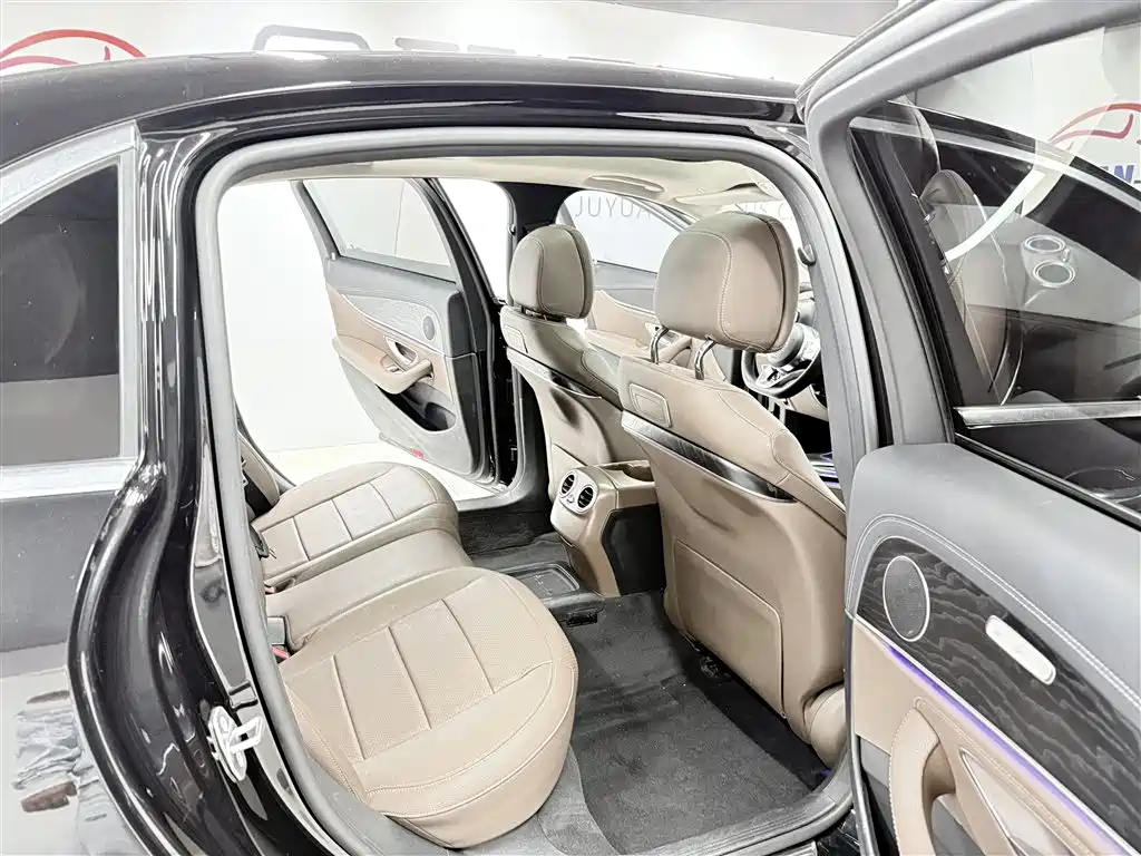 Mercedes-Benz E-Class 2019 — фото 14