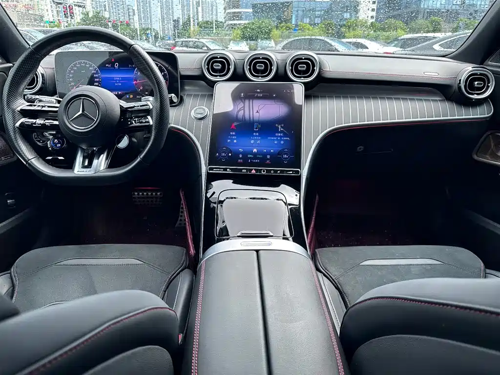 Mercedes-Benz C-Class AMG 2025 — фото 17
