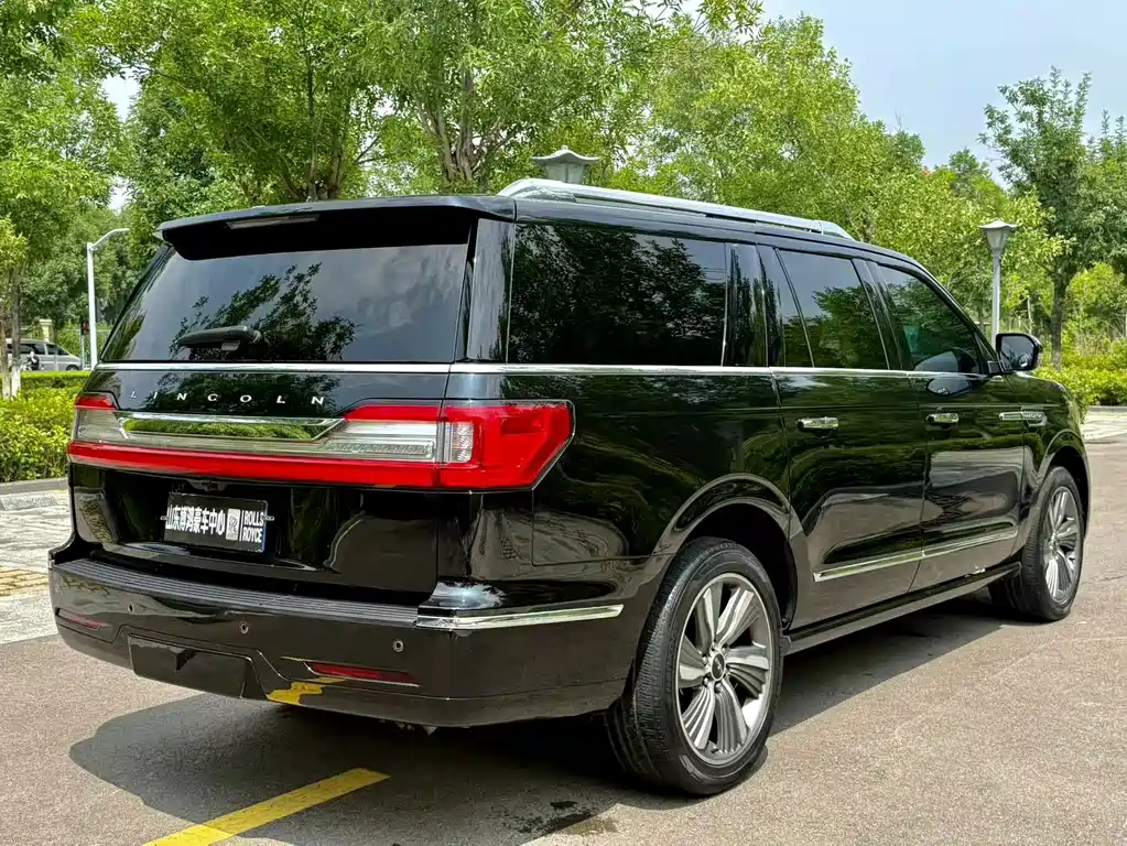 Lincoln Navigator 2019 — фото 16