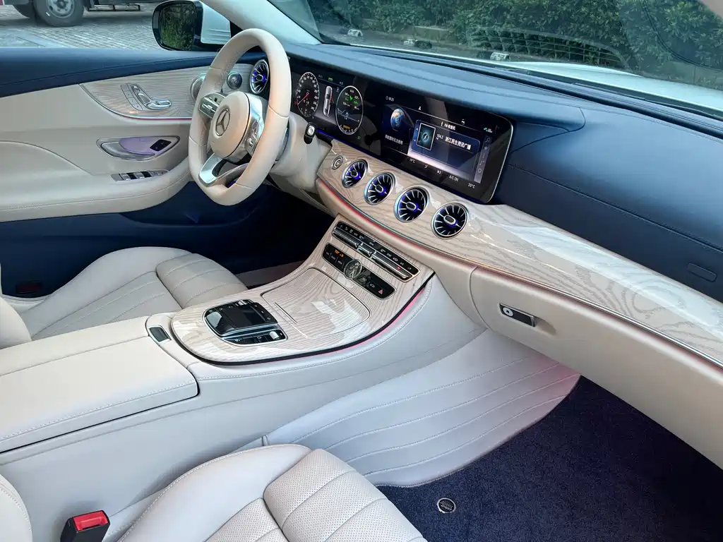 Mercedes-Benz E-Class 2020 — фото 13