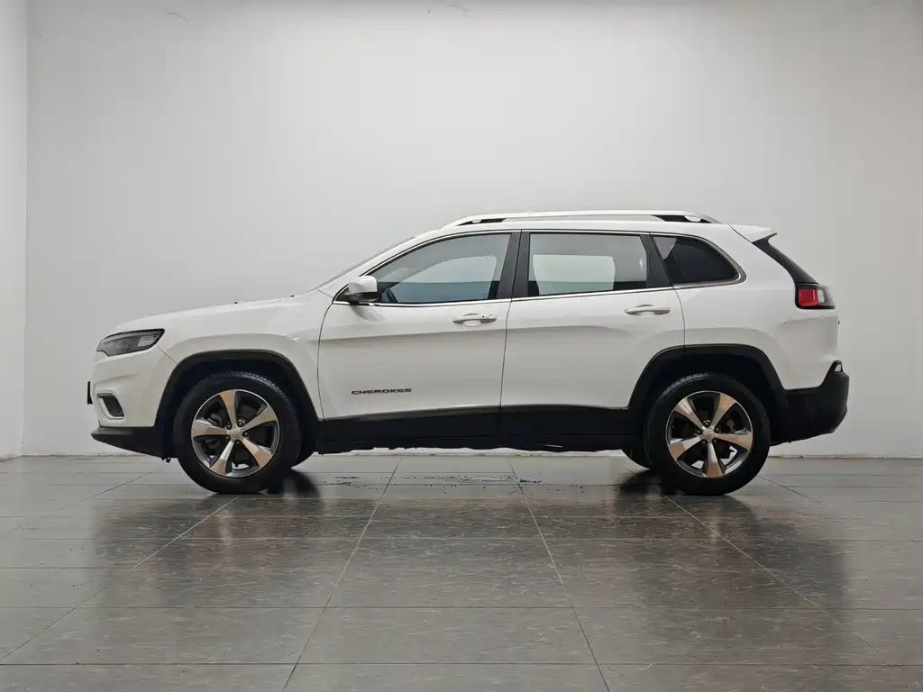 Jeep Cherokee 2021 — фото 11