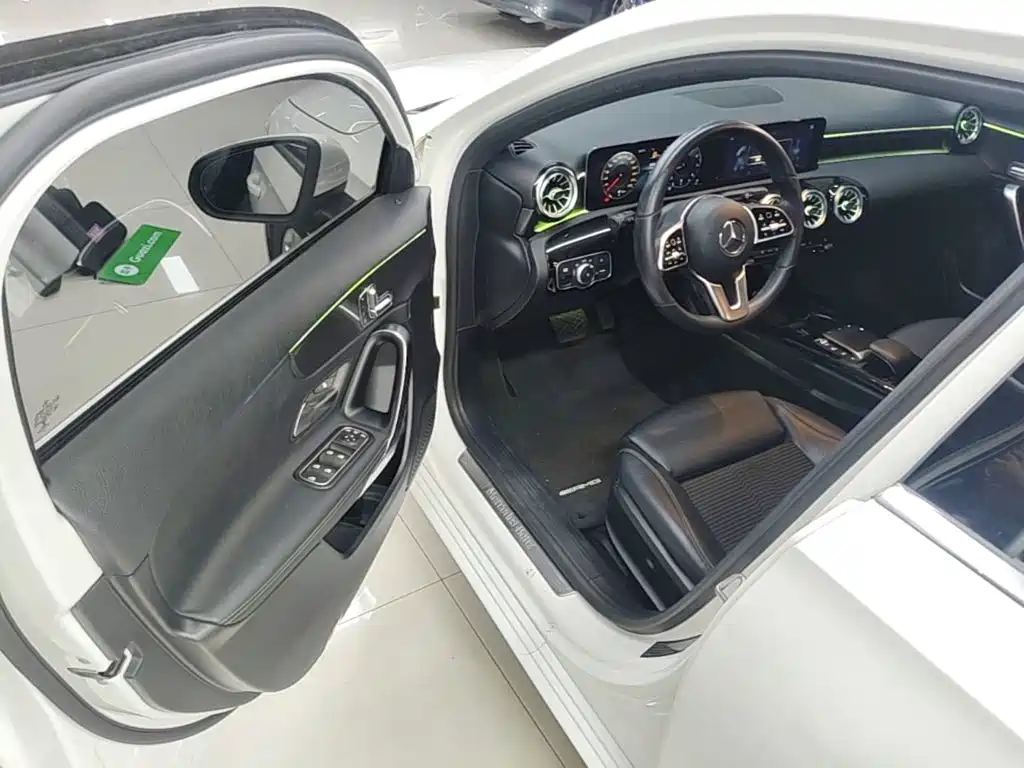 Mercedes-Benz A-Class 2020 — фото 16