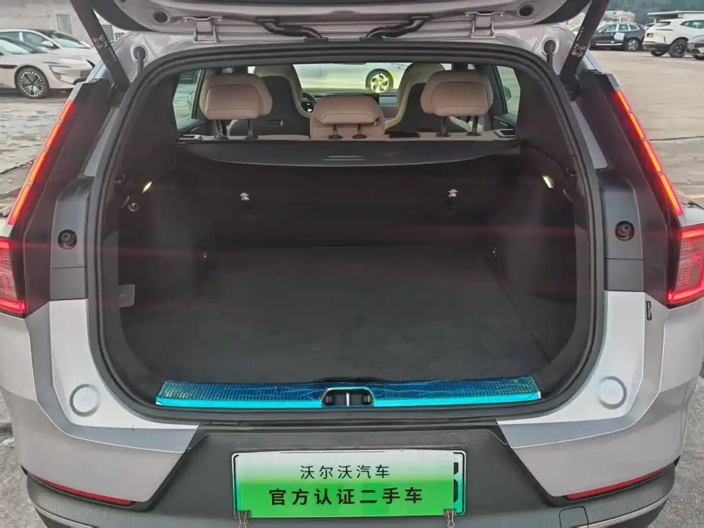 Volvo XC70 Plug-In Hybrid 2025 — фото 20