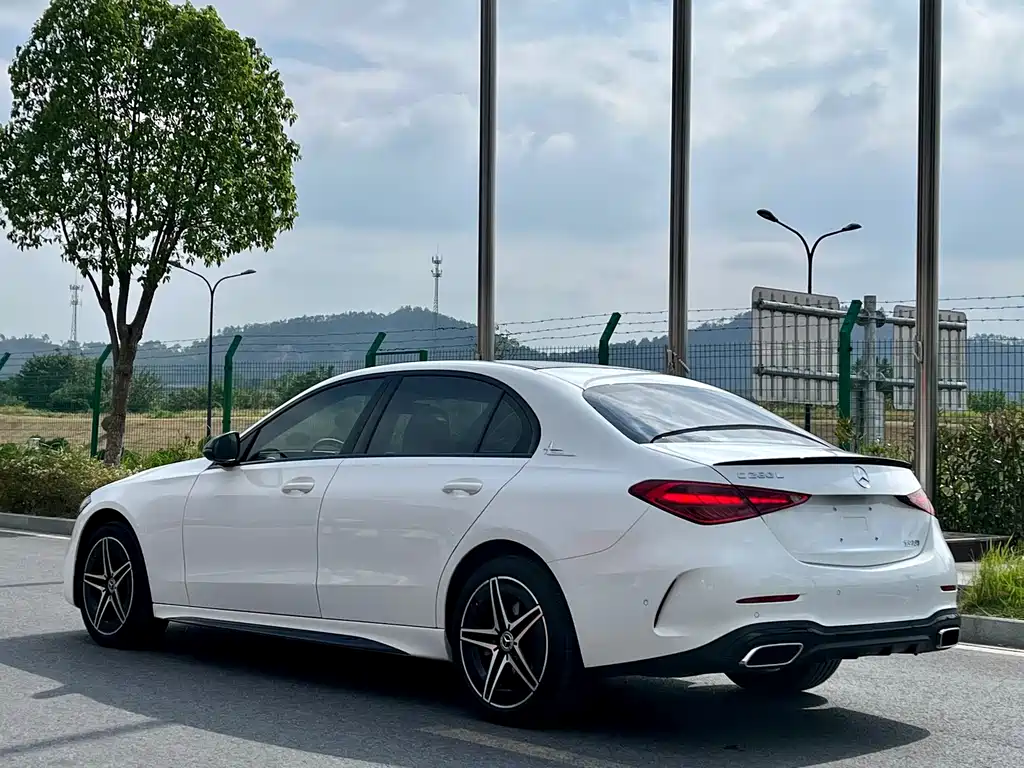 Mercedes-Benz C-Class 2024 — фото 10