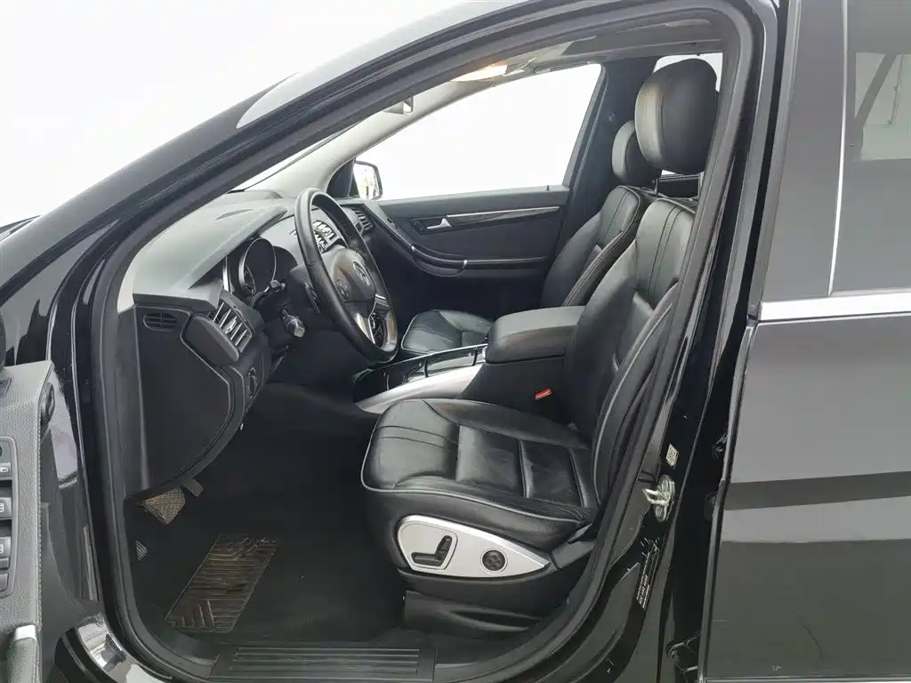 Mercedes-Benz R-Class 2018 — фото 10