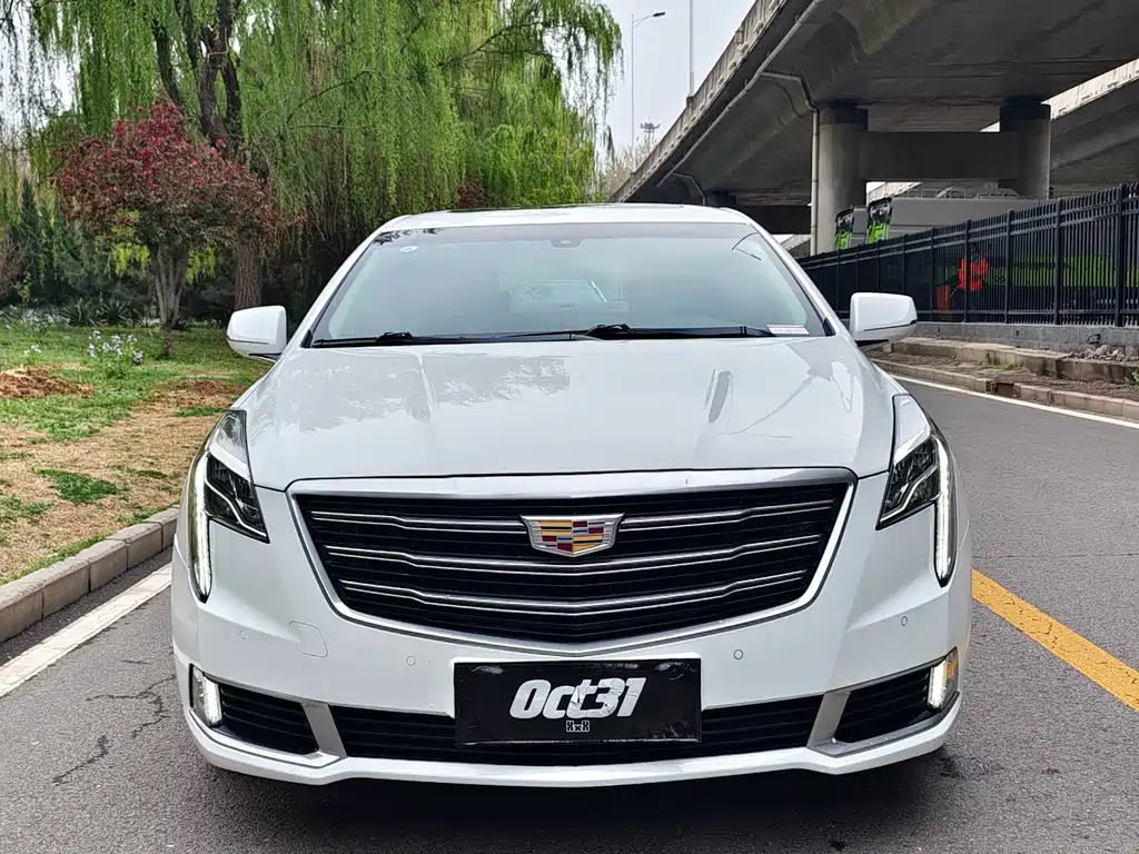 Cadillac XTS 2018 — фото 2