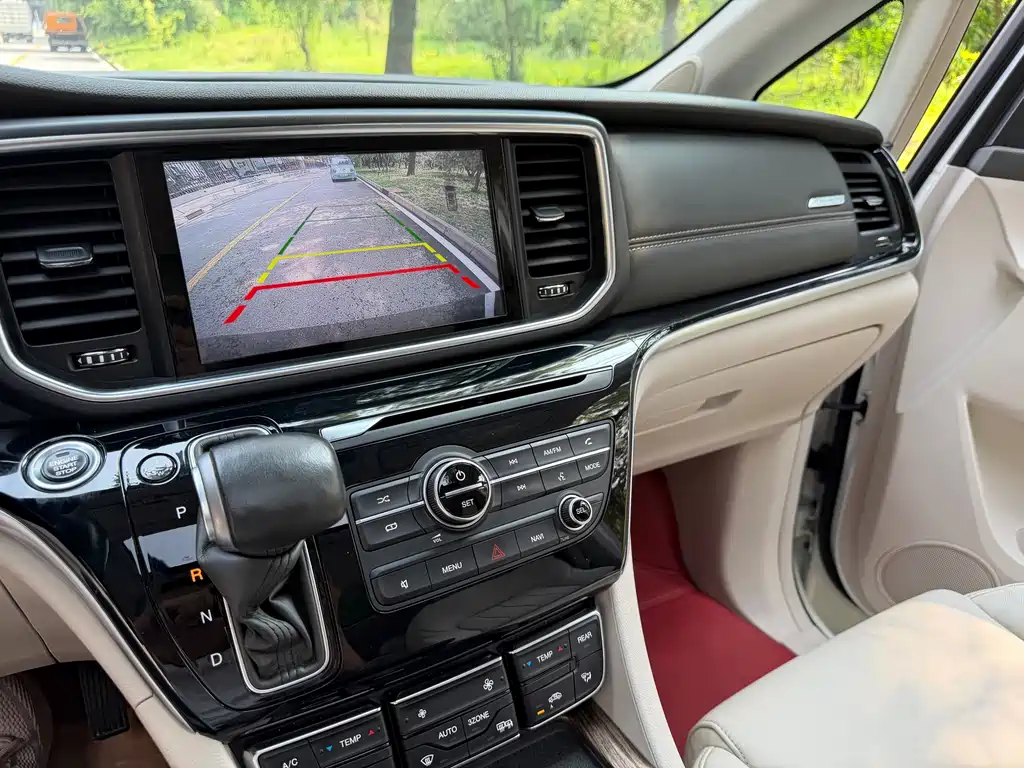 GAC Trumpchi M8 2019 — фото 12